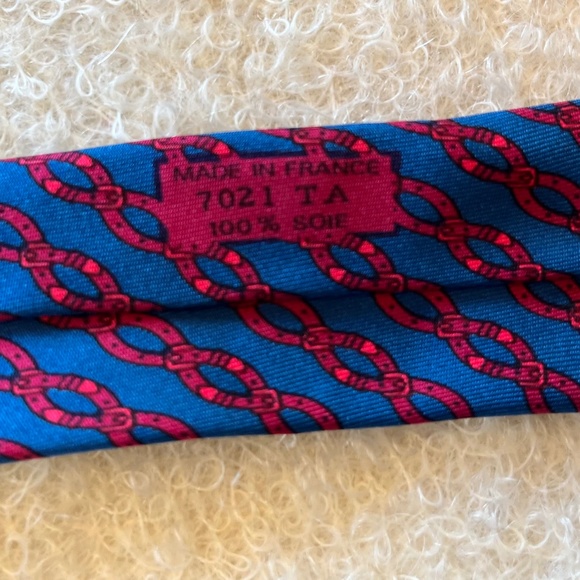 Hermès Vintage Silk Tie Blue Red Interlocking Belt Buckle Motif 100% Silk - Picture 7 of 17